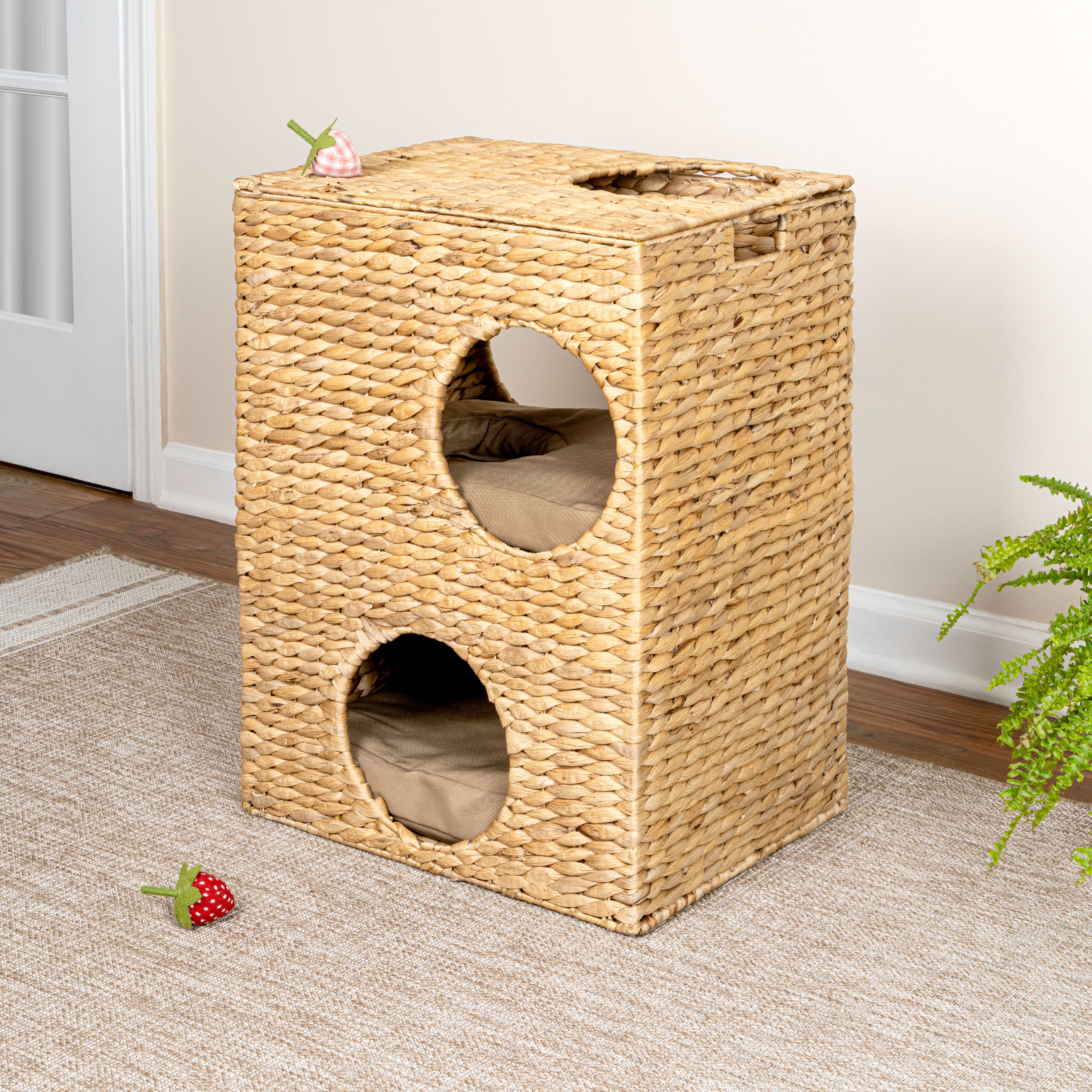 Jaxon Handwoven Cat Condo with 2 Cushions